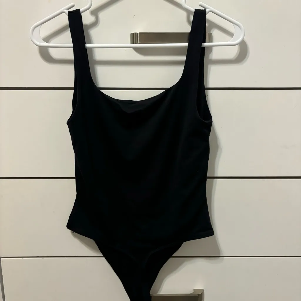 Aritzia Babaton Black Square Neck Bodysuit - Image 3