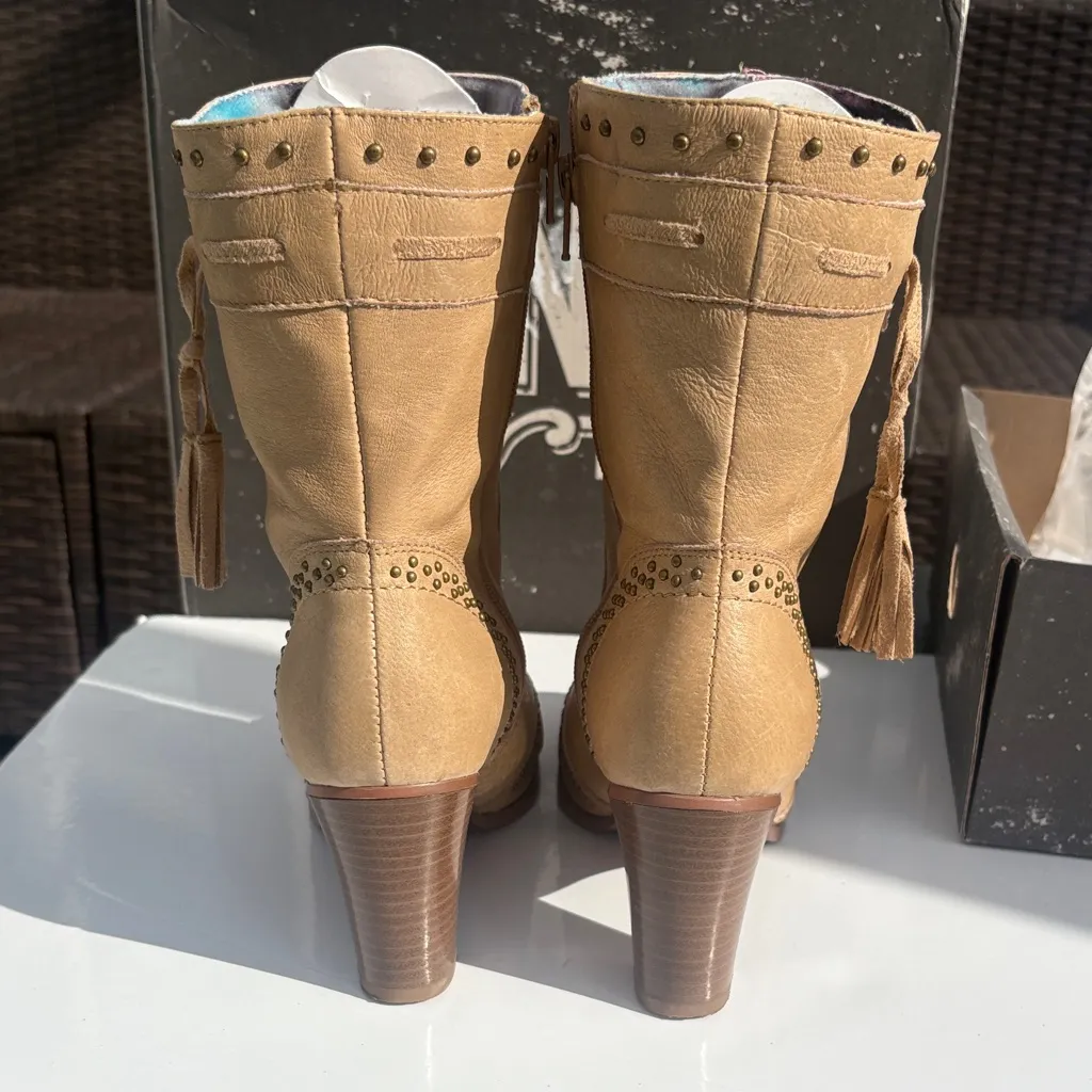 Dingo Classy N’ Sassy Fuchsia Suede Boots 👢 - Image 2