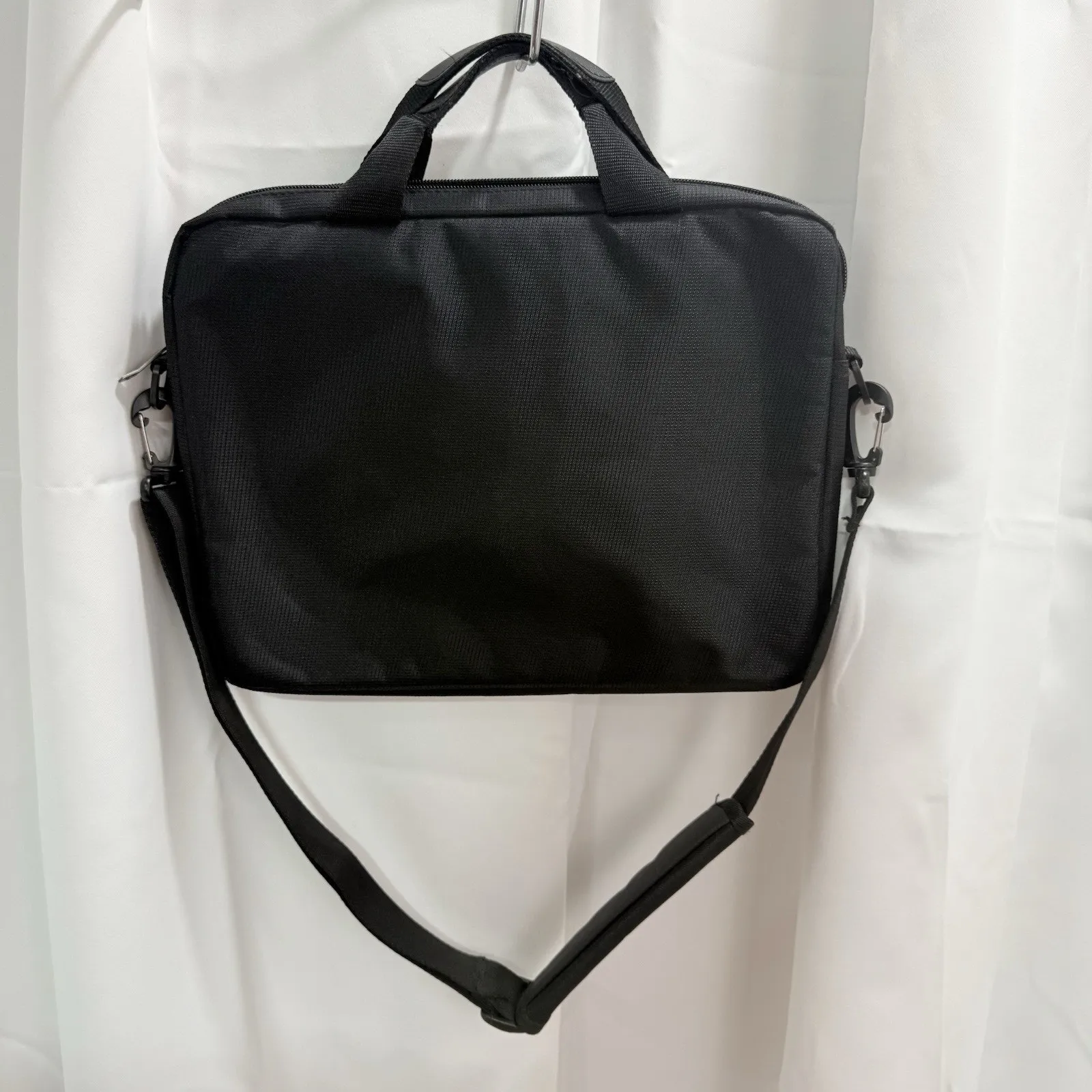 SOLO Ny FLATIRON SLIM BRIEF city briefcase over the shoulder - Image 12