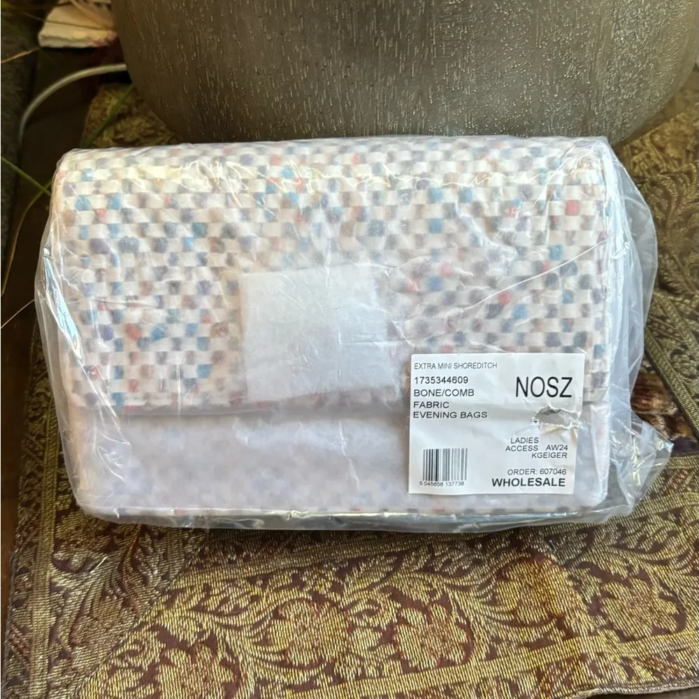 Kurt Geiger Authentic  Leather/braided magnetic closure flap eagle head Crosby - Image 5