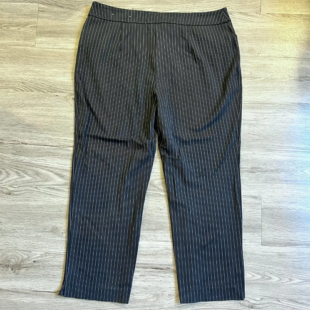 Chico's Women's Black Pinstripe Trousers Size 2.5 (US 14) - Image 5
