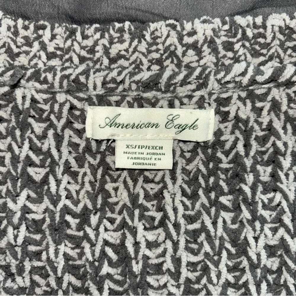 American Eagle Outfitters Gray Crew Neck Sweater - Image 4