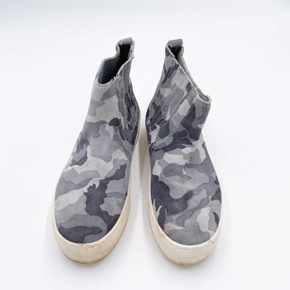 J/Slides Women's Gray Camo Hypo Suede Hi-Top Sneakers Size 7 - Image 3