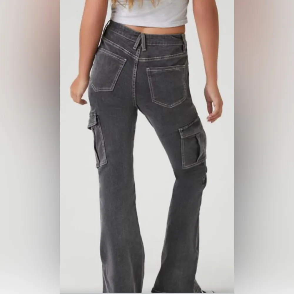 FOREVER 21 - Cargo Flare Jeans- Acid Washed Black Size 31 - Image 5