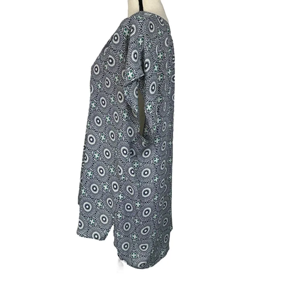 Roz & Ali 2X-Large Top Geometric V-Neck Dolman Sleeves Lightweight Rear Pleats - Image 6