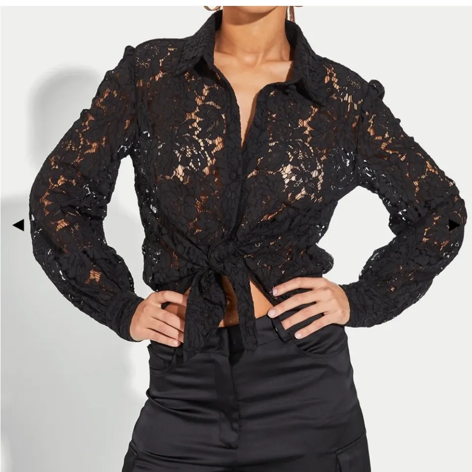 New! Generation Love EASTON LACE TIE FRONT BLOUSE Black
Sz Small $185 - Image 1