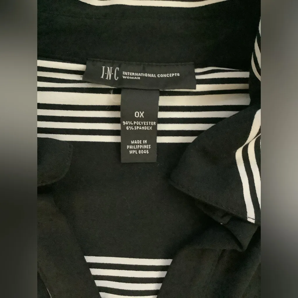 Nice practical dress 🖤🤍🖤 Black Size 0X - Image 4