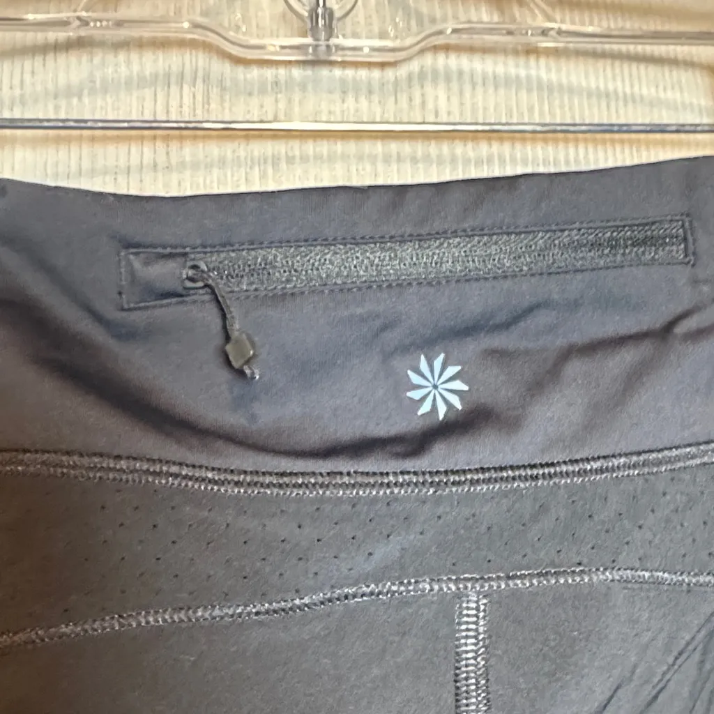 Athleta Women's Midnight Black Athletic Shorts - Image 4