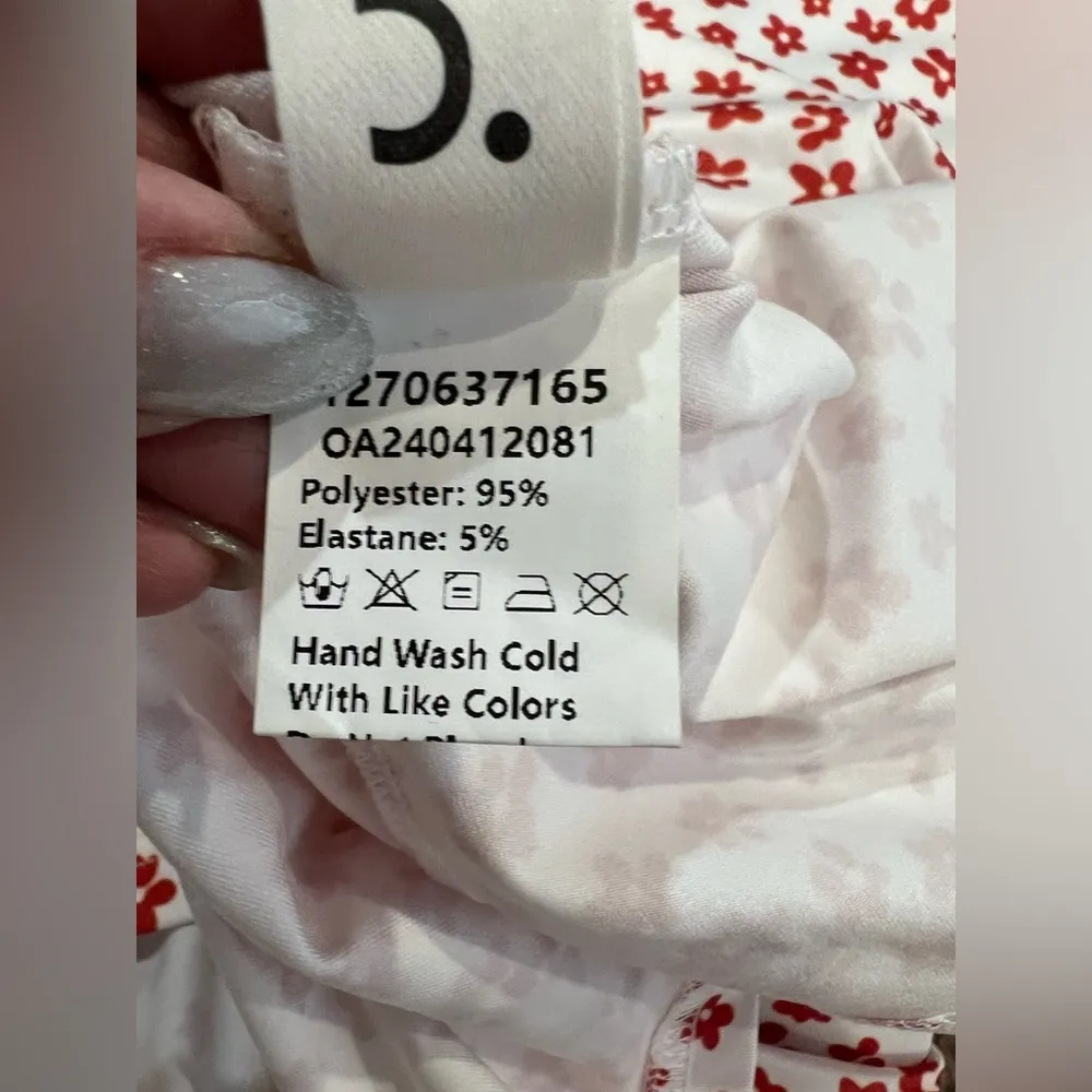 CAMMENSE
Strappy Floral Print Crisscross Flowy Long Dress
Multicolor Medium NWT Red - Image 11