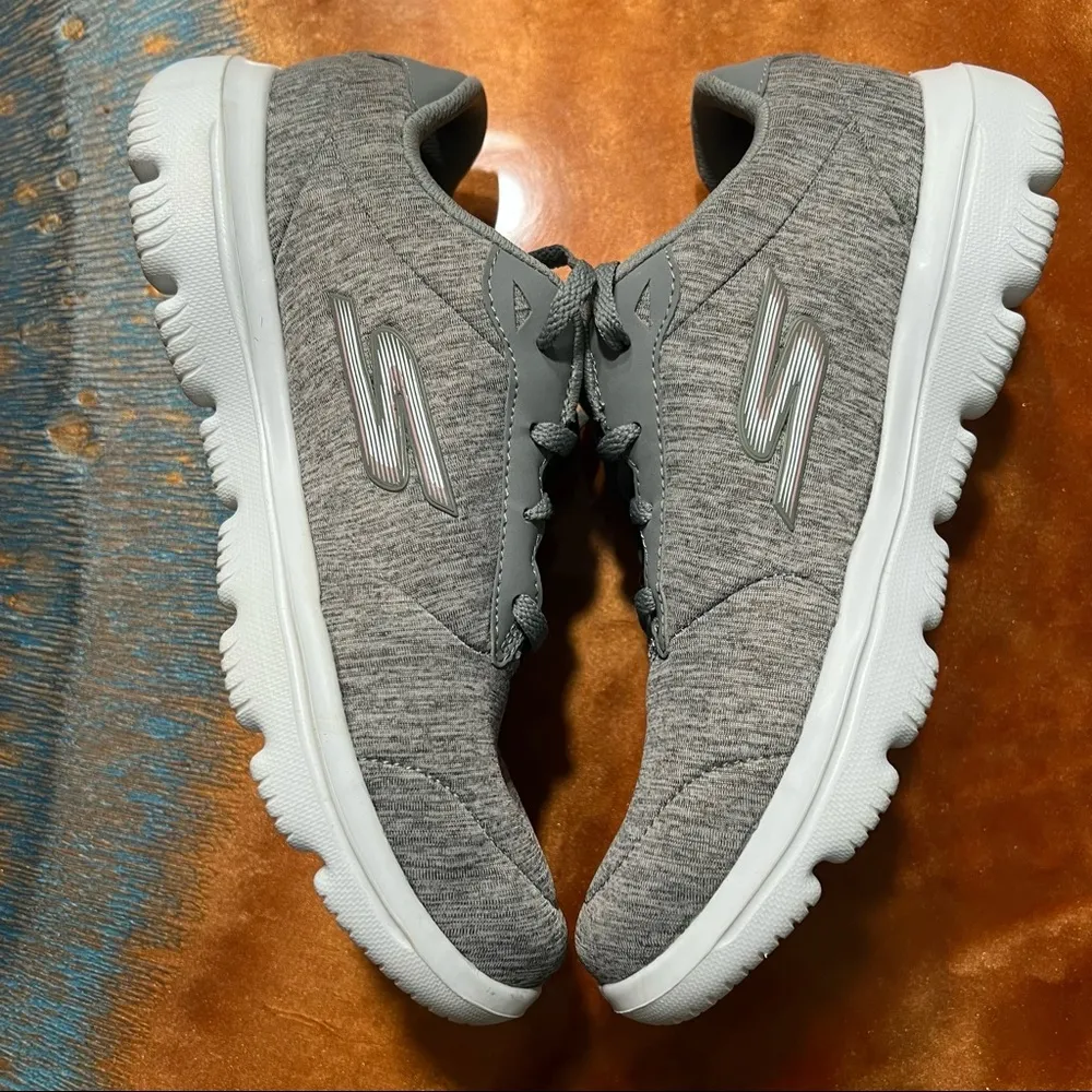 Skechers Go Walk Ultra Go Gray Sneakers size 8 - Image 3