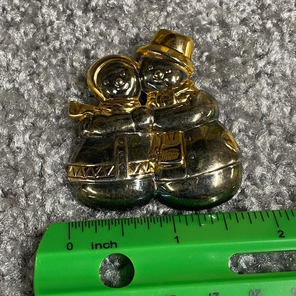 Best Hugging Snowman Snowwoman Pair Pin Brooch Pendant Winter Christmas Holiday Silver - Image 8