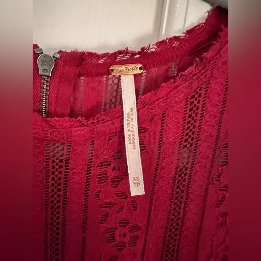 XS Tu Es La Lace Sleeveless Dress - Image 6