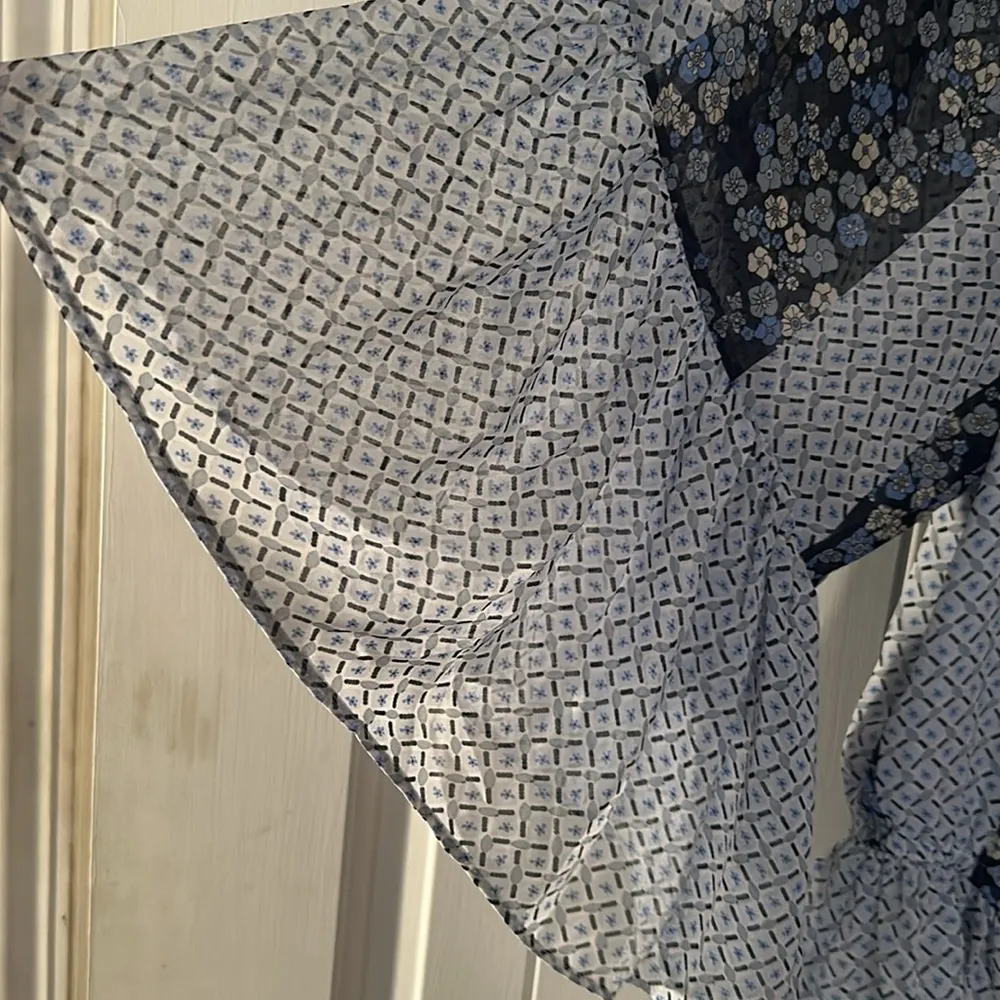 Cato Off The Shoulders
Blue Flower Ruffled Sleeves & Hem 
Lined Blouse SzXL - Image 2