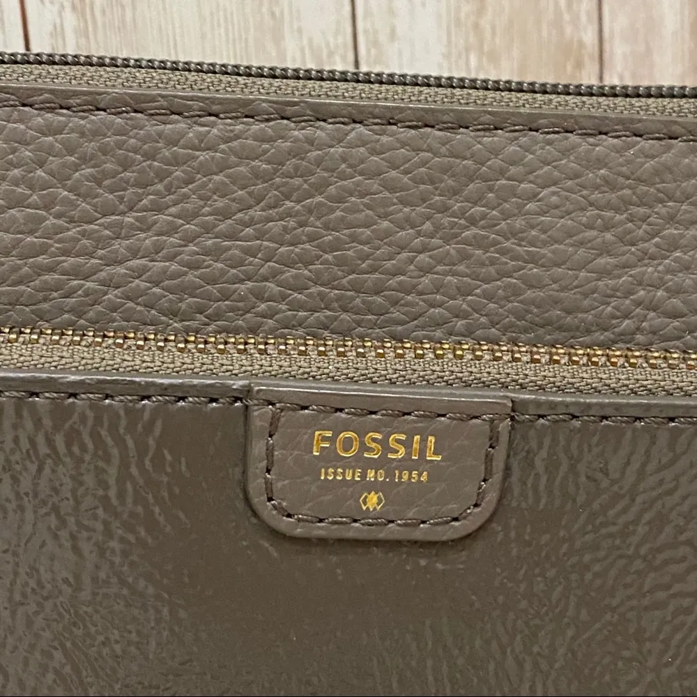 Fossil Cowhide Leather Double Zip Crossbody Bag - Image 12