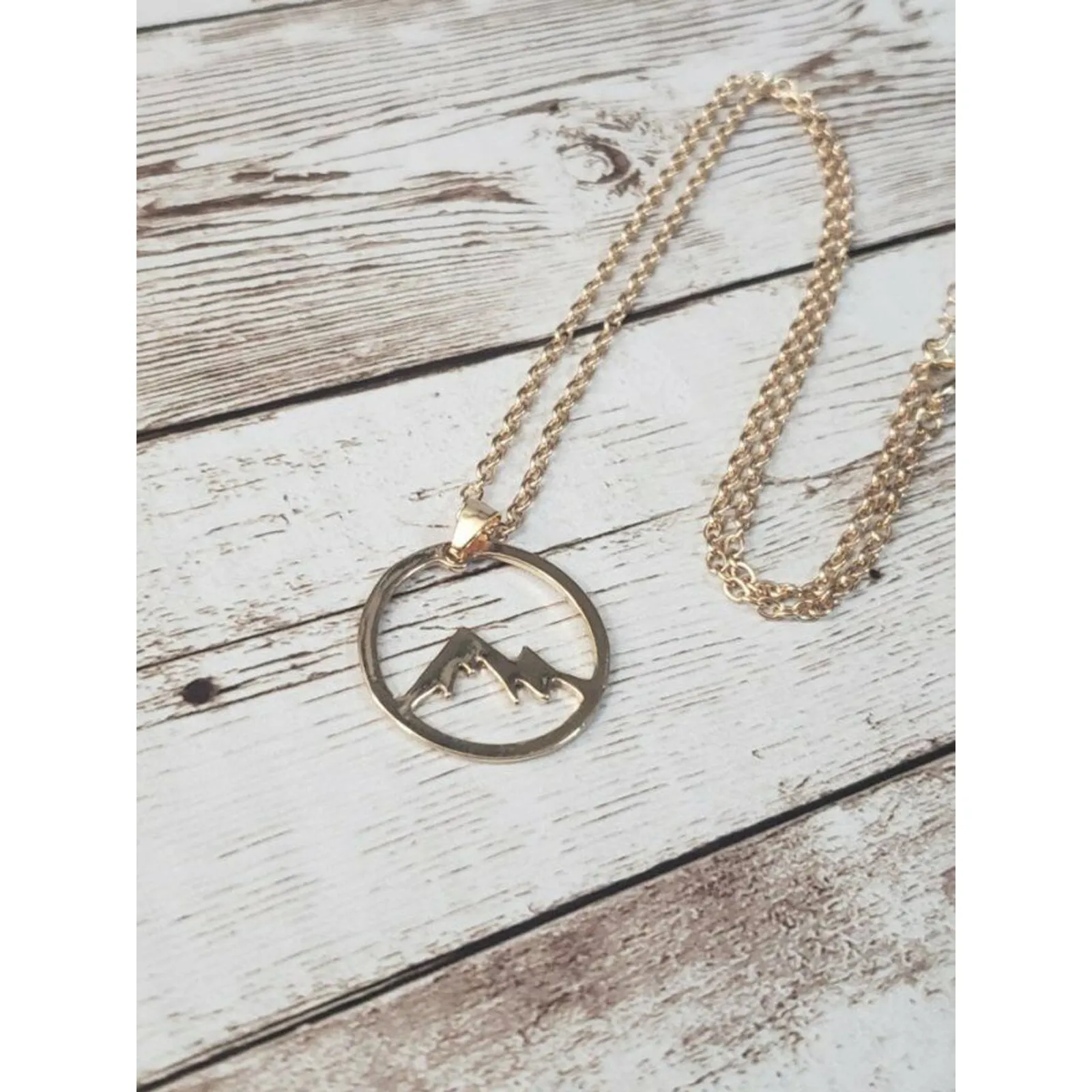 Mountain Outline Circle Charm Necklace Gold Tone - Image 3