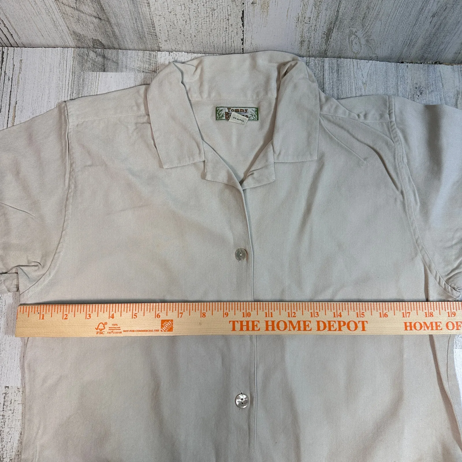 VTG Tommy Bahama Blouse M | 100% Silk | Vintage | Pearl Buttons | MSRP $128 - Image 6