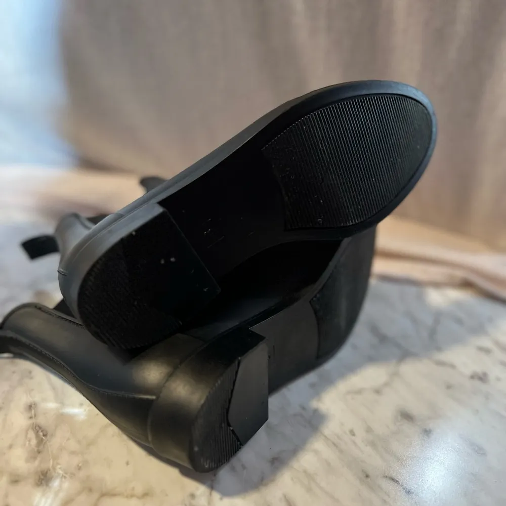 Women’s Size 8 Target Women's Black Ankle Boots - Image 5