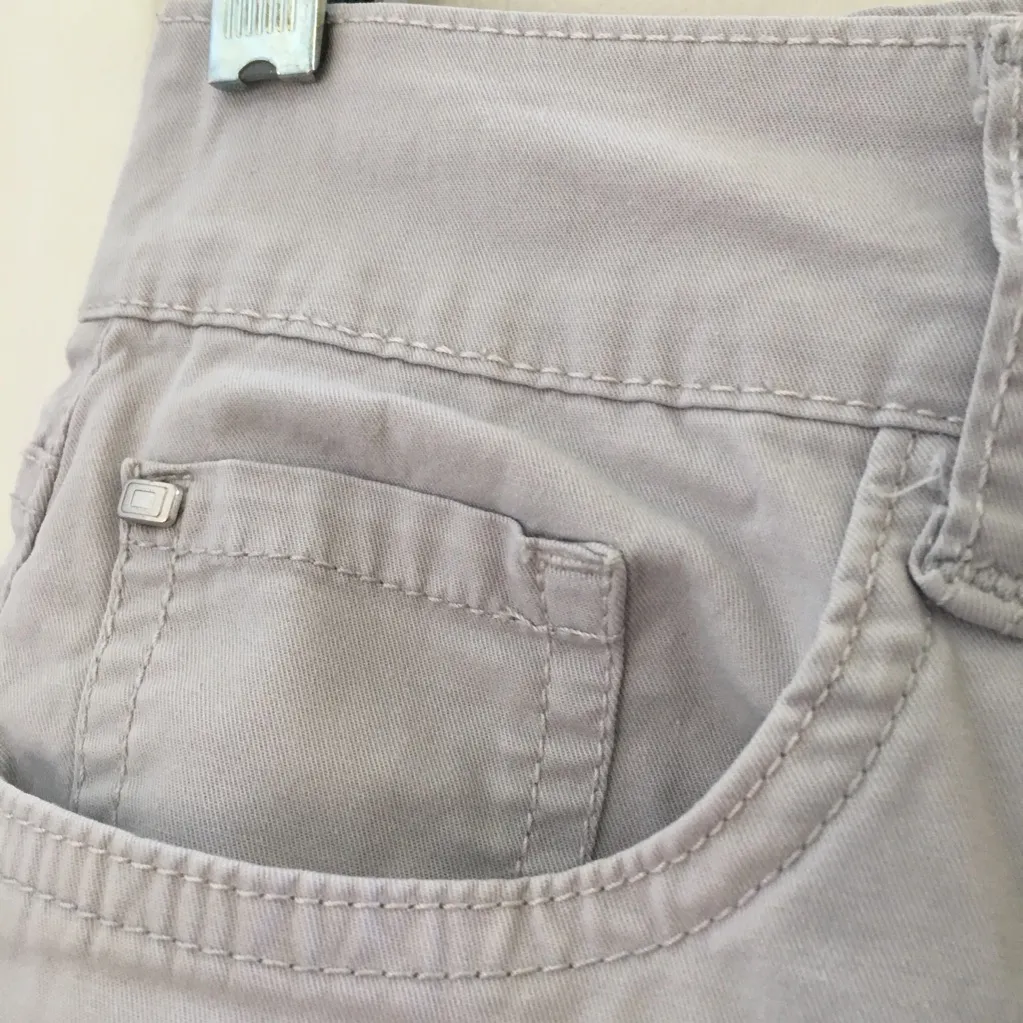 FINAL MARKDOWN Ladies’ Bandolino Blu Shorts (6) - Image 4