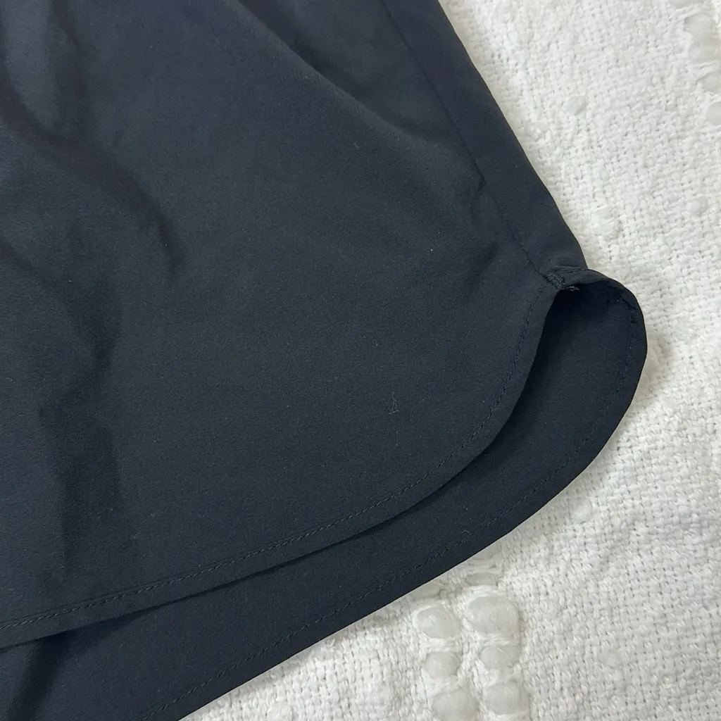 Aritzia TNA Revolve Athletic Shorts Black‎ Small Black - Image 3