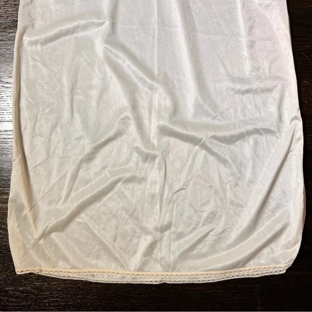 Vintage Movie Star Cream Nylon Nightgown White - Image 4
