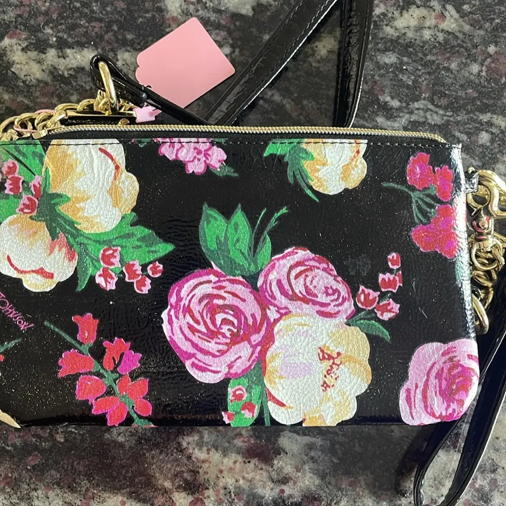 Betsey Johnson crossbody/wristlet - Image 3
