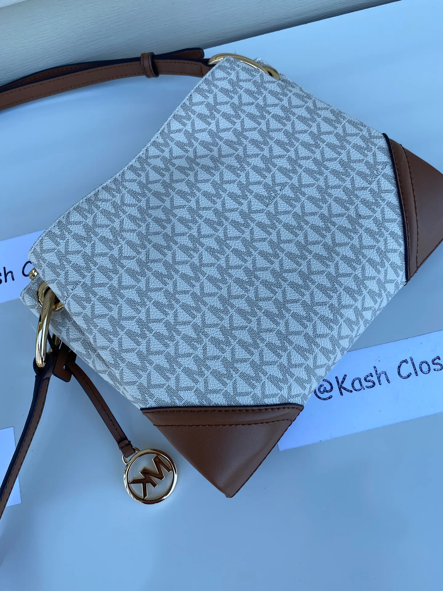 Michael Kors MK Nicole Large Triple Compartment Crossbody- Vanilla - Image 6