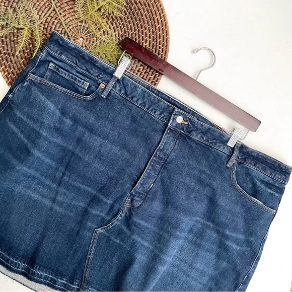 Old Navy Womens Skirt Denim High Rise Distressed Released Hem Plus 28 - Image 2