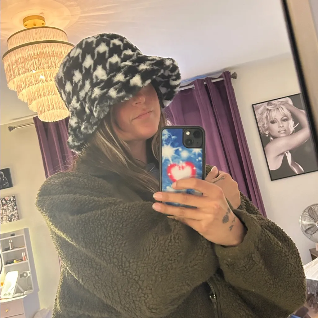 Cutest Fuzzy Black and White Houndstooth Pattern Bucket Hat - Image 6