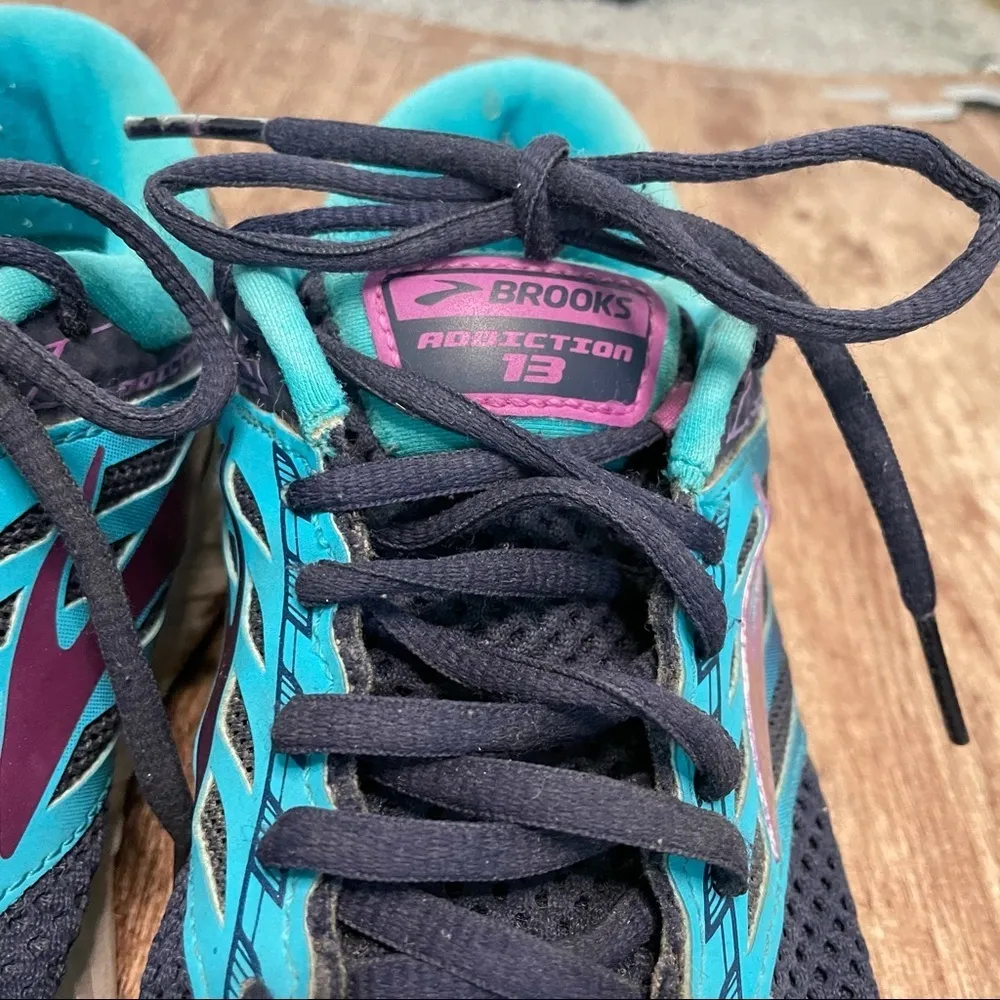 Brooks Addiction 13 Women's Running Shoes - Image 2