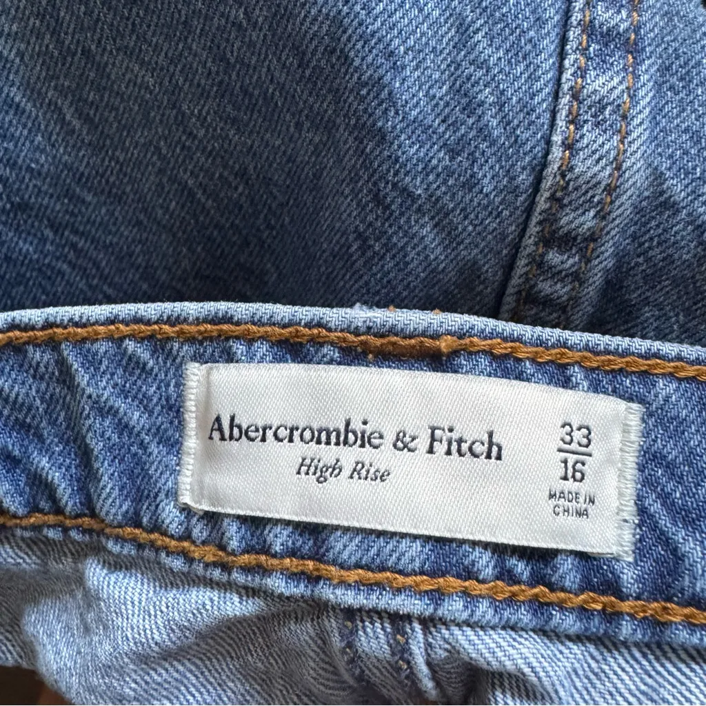 Abercrombie and Fitch Cargo Pocket Denim Mini Skirt - Image 5