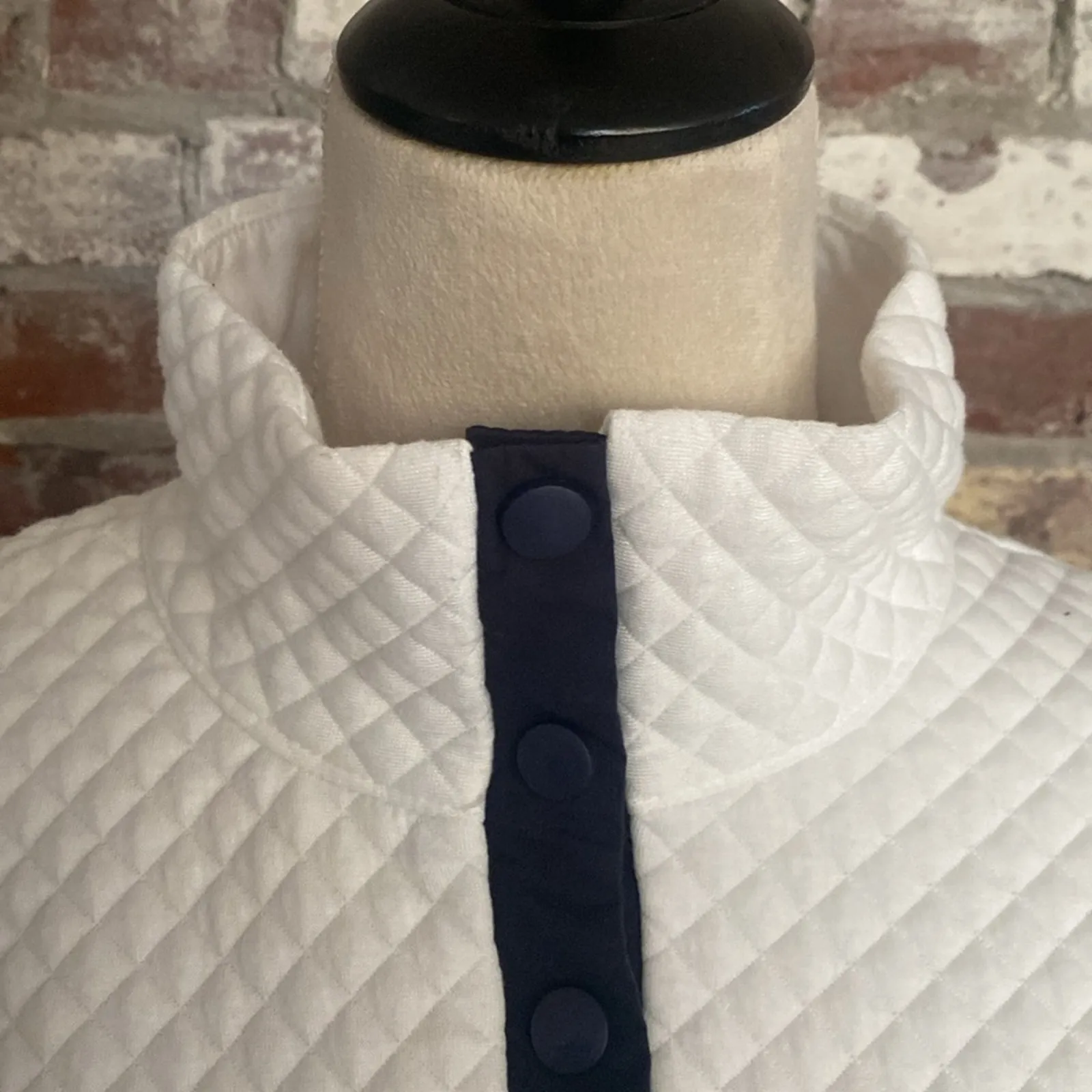 Chic Style White Quilted High Button Neck Long Sleeve Sweater Size S - Image 3