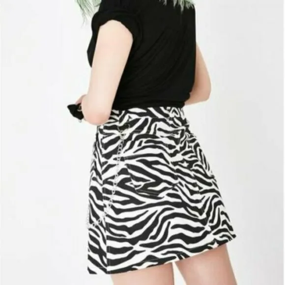 New  Current Mood Zebra Print Chain Mini Skirt Black White - Image 4