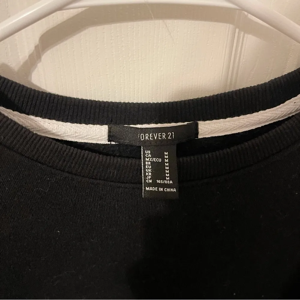 Forever 21 Cropped Sweatshirt - Image 3