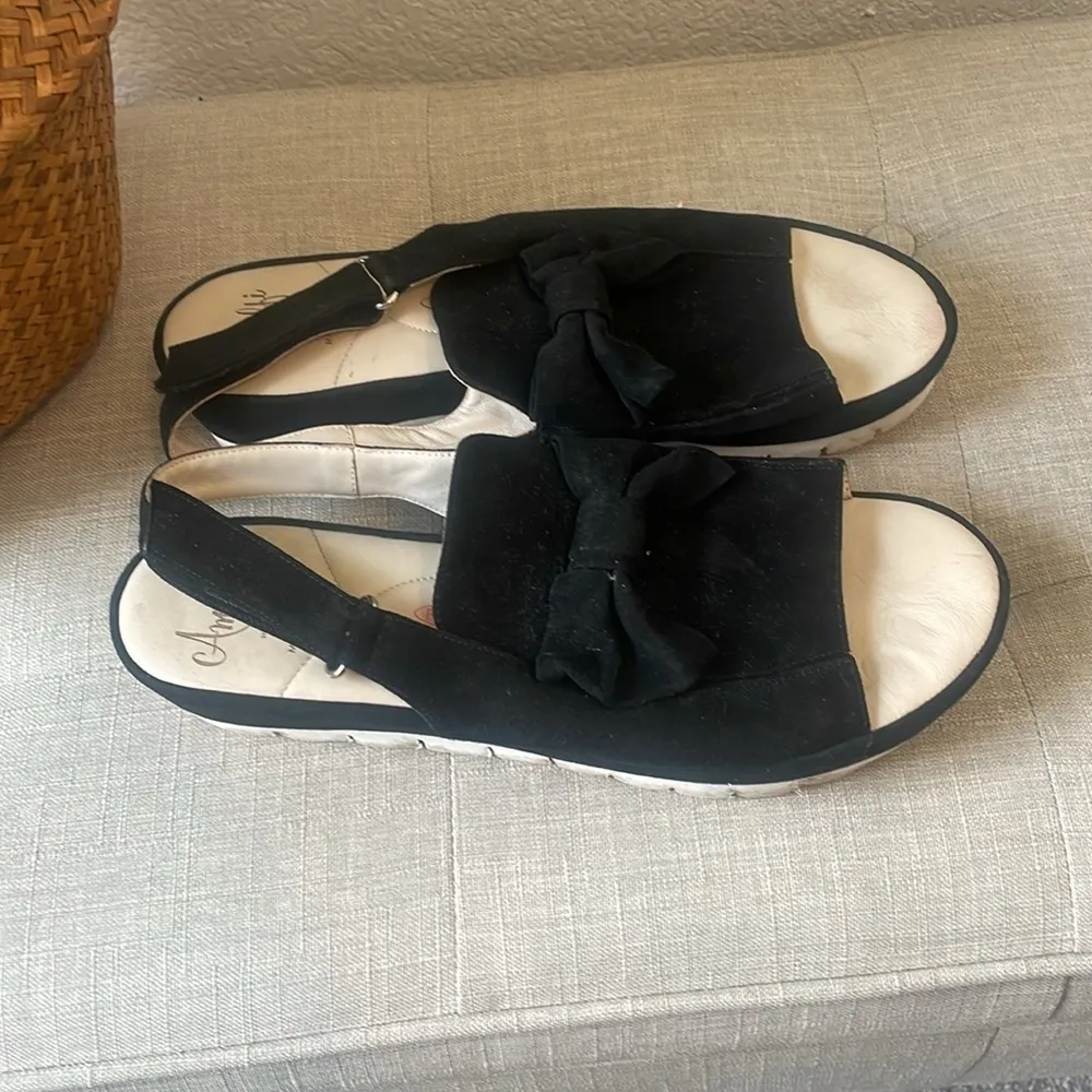 Amalfi by Rangoni black leather platform sandals 10.5 M - Image 2