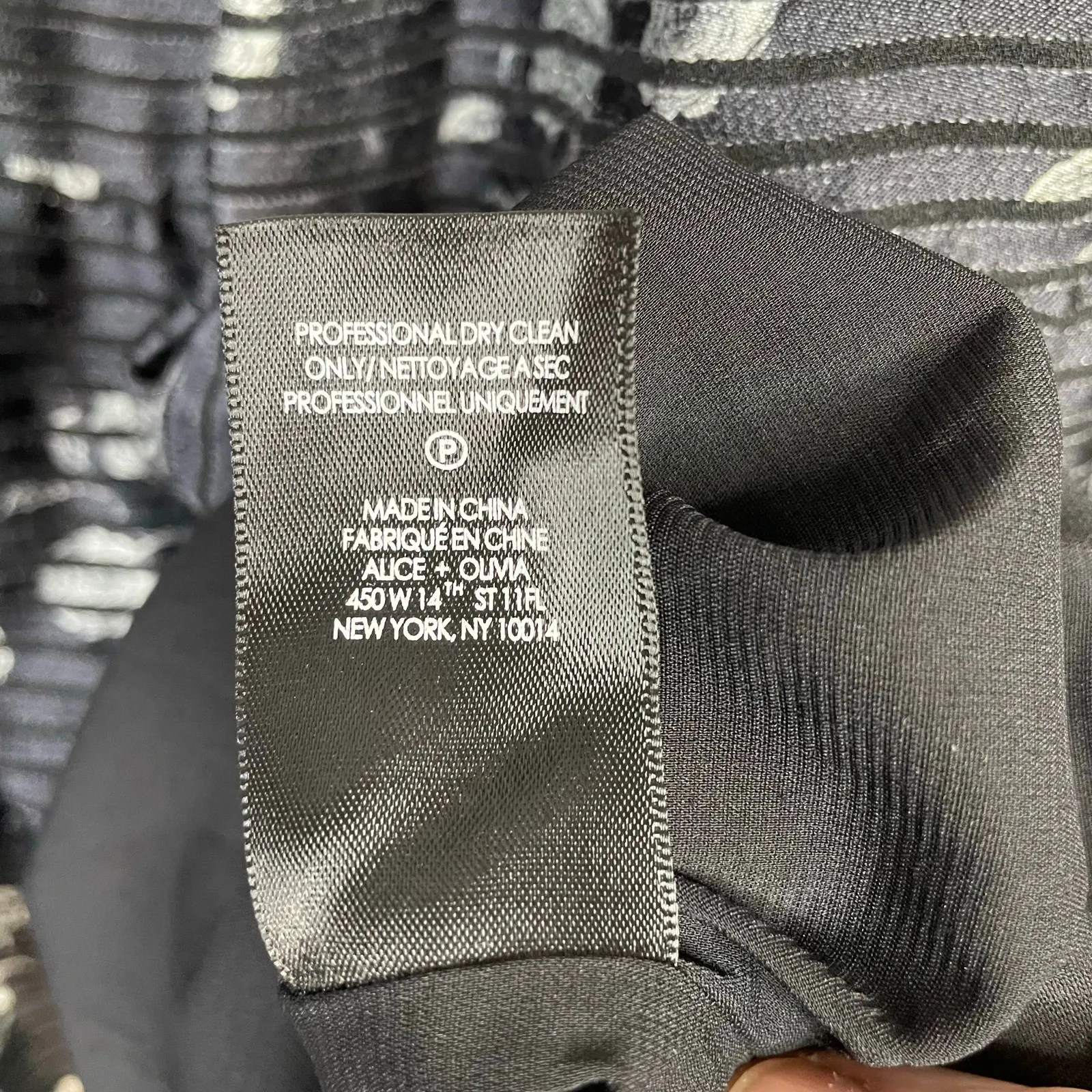 Alice + Olivia Rowen Tiered Long Sleeve Floral Mini Dress Black Cream womens XS - Image 9