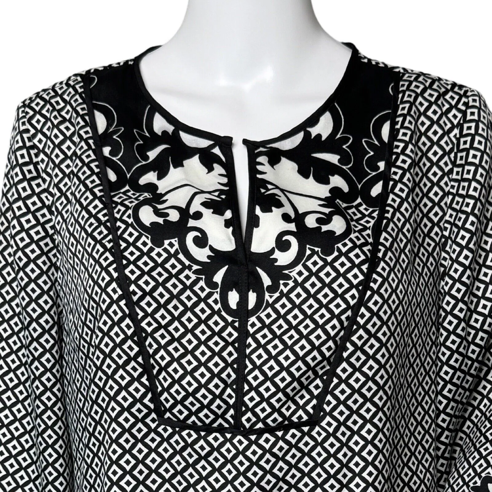 Chicos Shirt Womens 8 10 Black‎ White Geometric Tunic Top Office Career Casual - Image 5