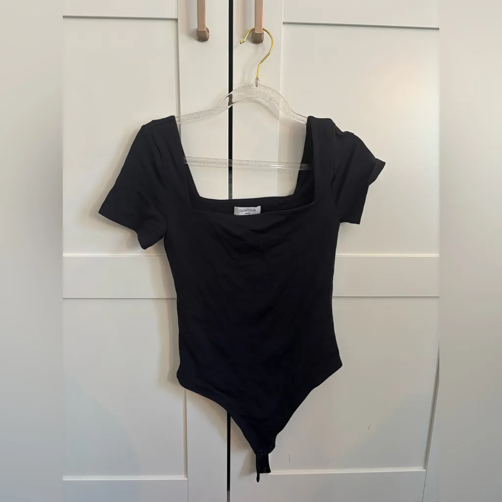 Aritzia Contour Square Neck Bodysuit in Black Size Small - Image 2