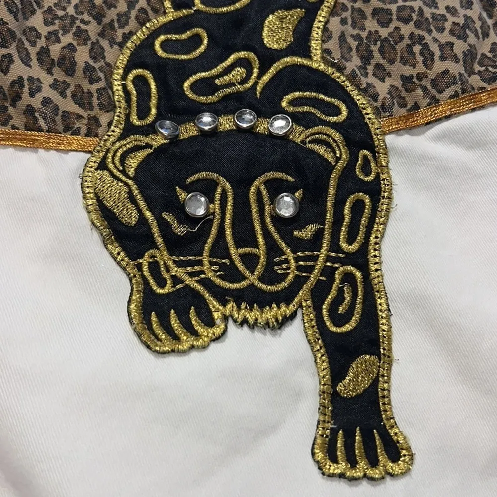 Zana di women’s long sleeve button front cheetah leopard gold tacky animal print - Image 5