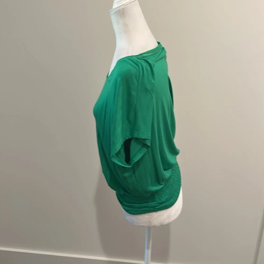 NWT White House Black Market Smocked Hem Tee Sz M - Image 2