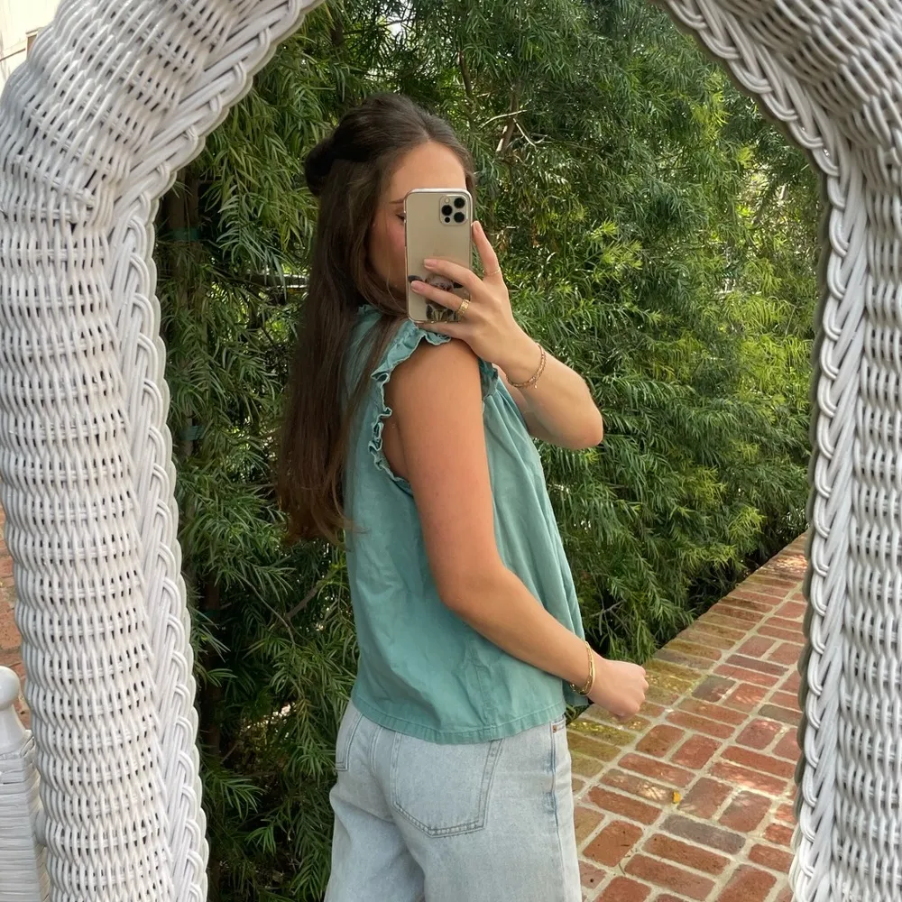 Universal thread pastel green blouse 
Fits sz s-l - Image 3