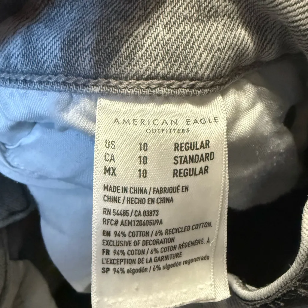 American Eagle Light Grey Distressed 90’s Straight Jeans Size 10 - Image 5