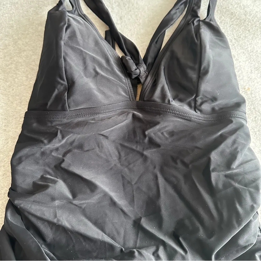 NWT CUPSHE One Piece Swimsuit Tummy Control Deep V Neck black size XL - Image 4