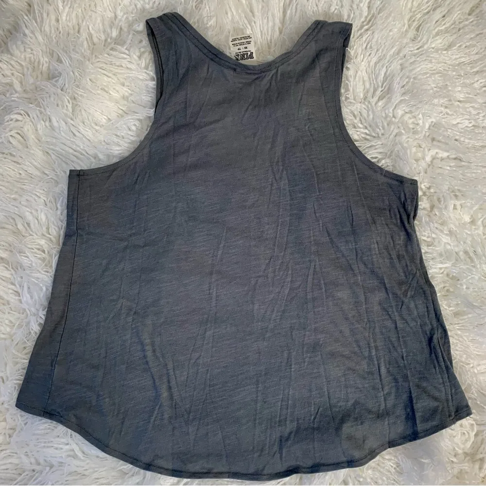 VS Pink sequin logo gray pink black graphic tee cropped tank - Image 5