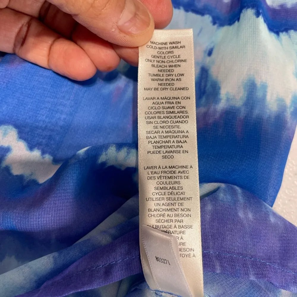 Chico's M Jillian Sheer Blue Tie-Dyed Cuffed Elbow Sleeve Split Neck Hi/Low Top - Image 11