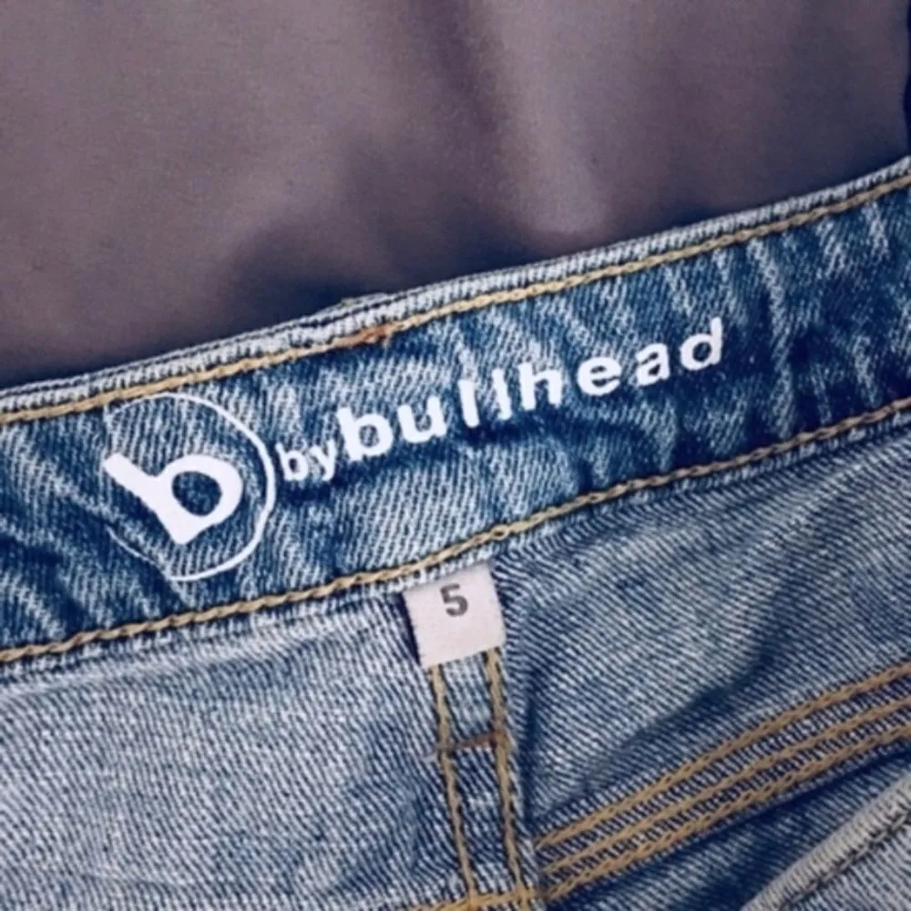 Bullhead SZ 5 (juniors) Distressed denim shorts Blue - Image 4