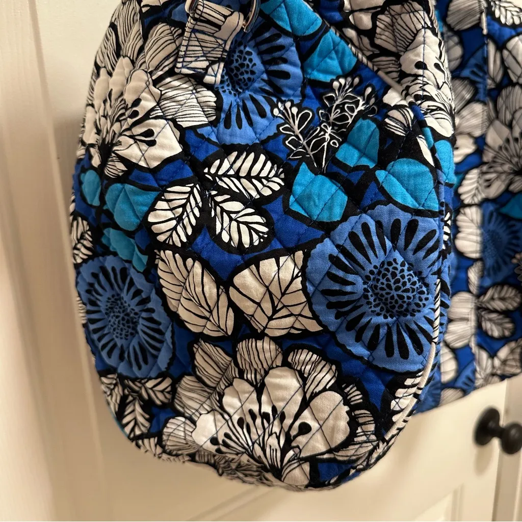 Vera Bradley Medium Blue Bayou Shoulder Duffle Bag NWOT - Image 6