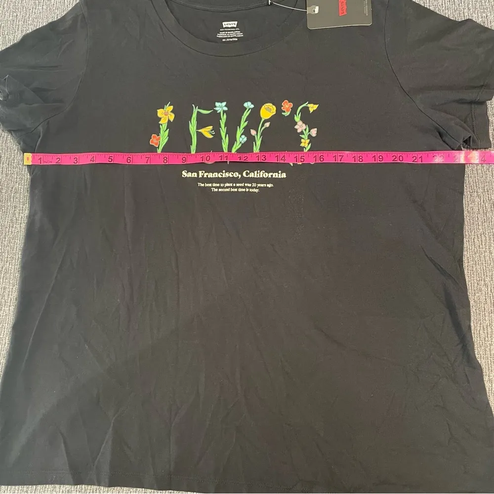 Levi’s Women’s Perfect Logo Tee - Image 10