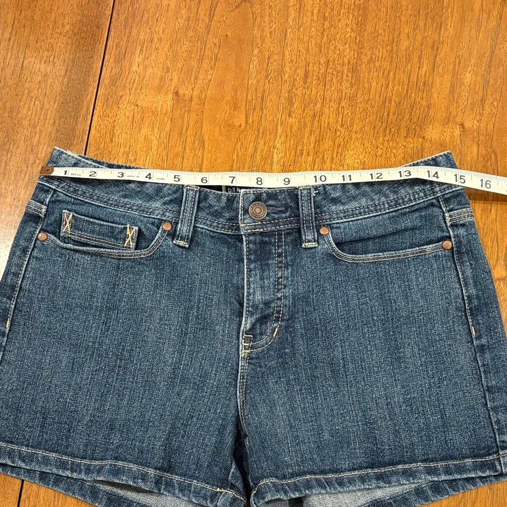 Old Navy Low Rise Jean Shorts - Image 4