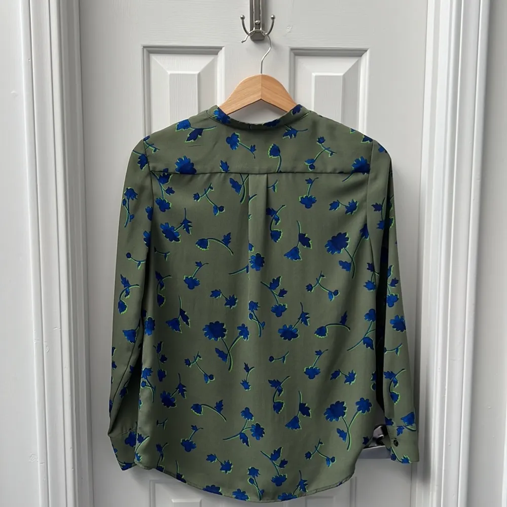 Banana Republic Olive Green and Blue Floral Long Sleeve Button Up Blouse - Image 3