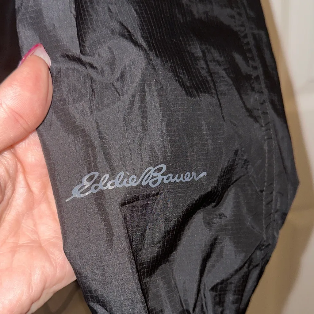 Eddie Bauer Women's Black Trench Coat - Image 4